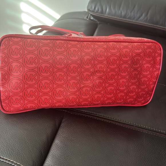 Barely used Michael Kors “The Jodie Tote” - Picture 4 of 4